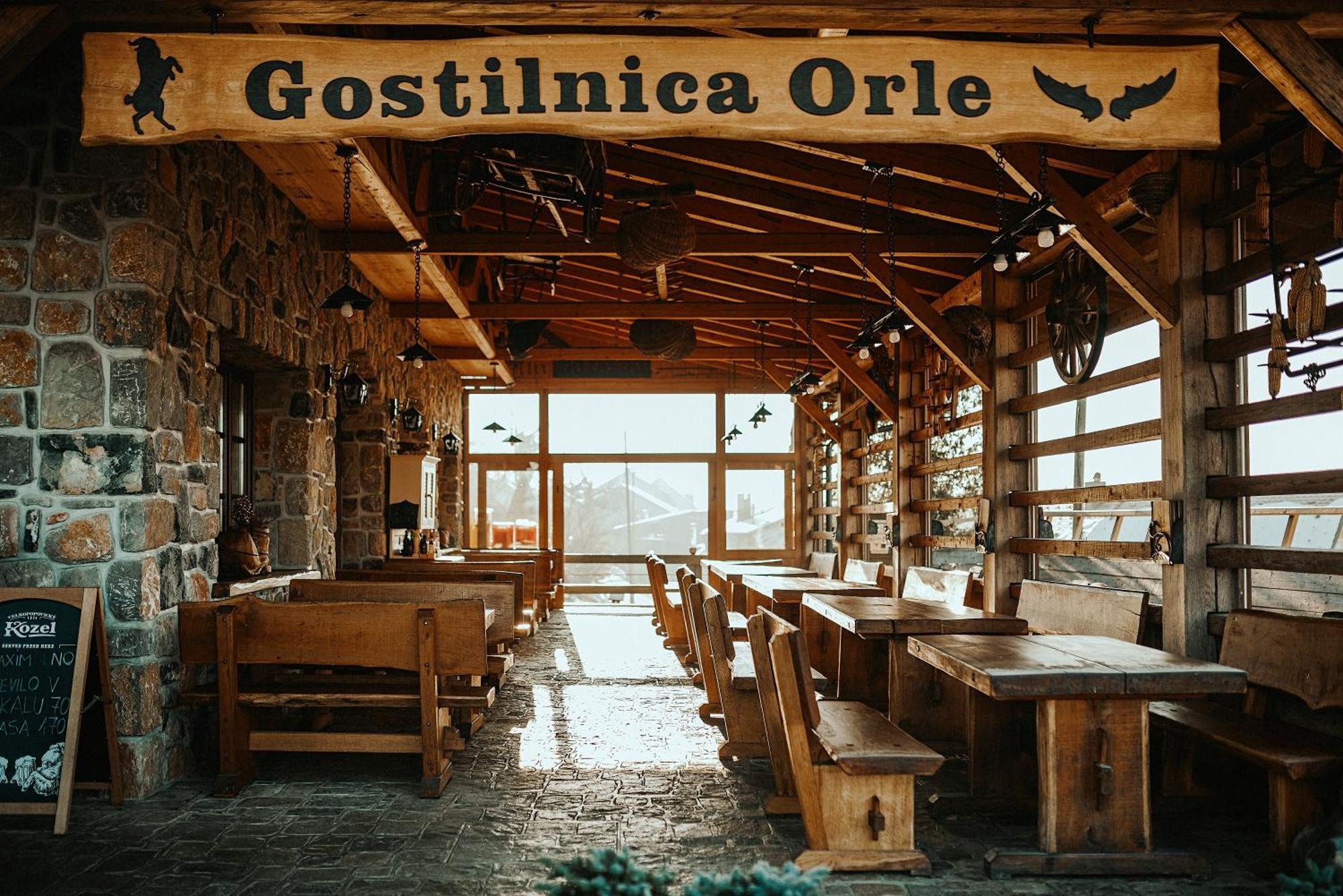 Hotel Gostilnica Orle - Sleeping In The Tower Škofljica Esterno foto